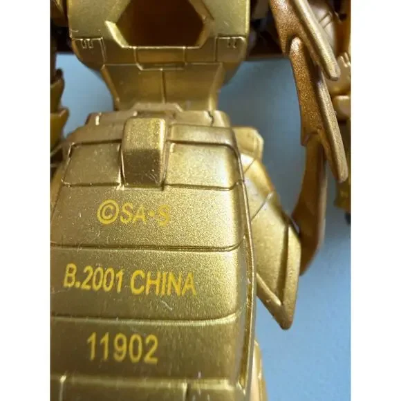 Vintage 2001 Bandai Gundam Sotsu Agency Gold Dragon Hands Figure - Picture 2 of 7